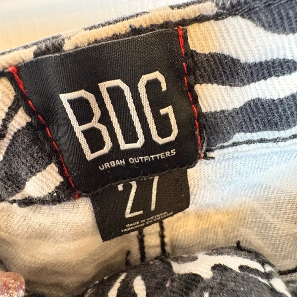 BDG Zebra Print Straight Leg Mid Rise Jeans Cool Girl Y2K Indie Size 27